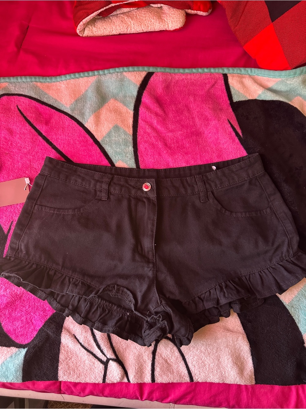 Missguided Black Ruffle Hem Shorts
